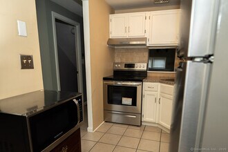 74 Rising Trail Dr in Middletown, CT - Building Photo - Building Photo