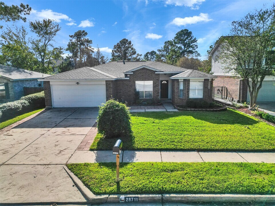 28711 Atherstone St in Spring, TX - Building Photo
