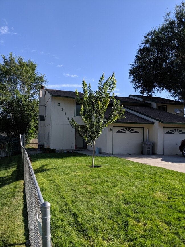 property at 2115 Pleasanton St