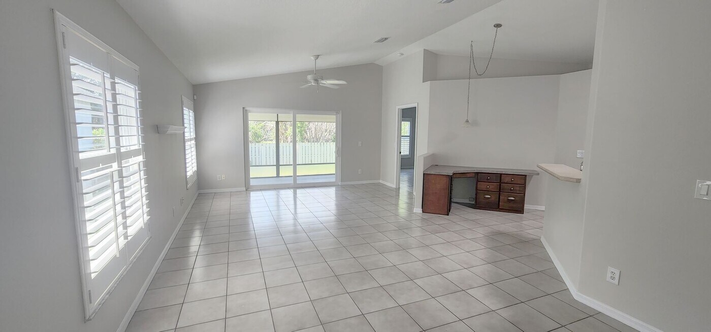 451 10th Pl in Vero Beach, FL - Building Photo