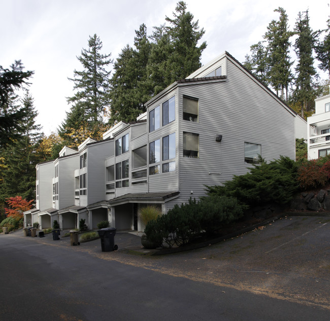 Mountain Park in Lake Oswego, OR - Foto de edificio - Building Photo