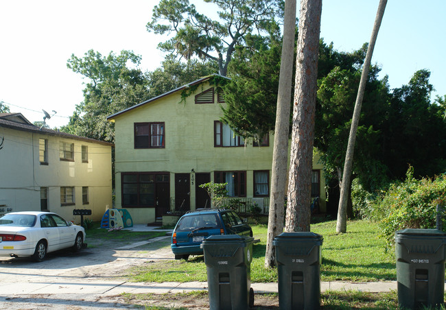 205 Shady Pl in Daytona Beach, FL - Building Photo - Building Photo