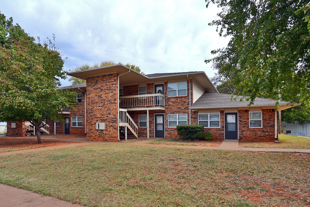 Village Apartments in Perry, OK - Building Photo