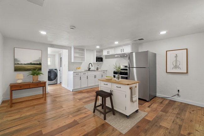 property at 3543 W Grant St