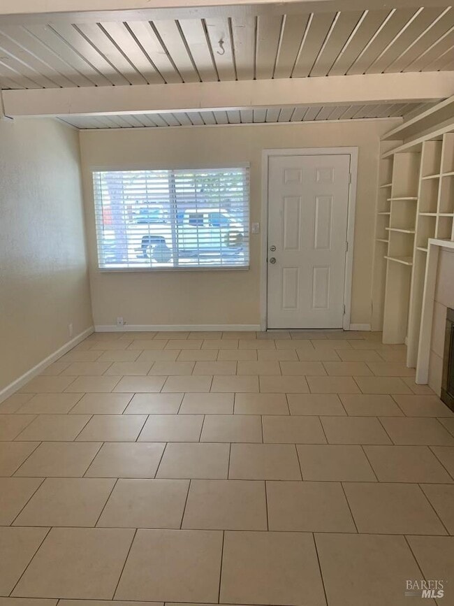 732 Georgia Way