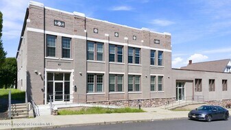 831-831 Adams Ave in Scranton, PA - Building Photo