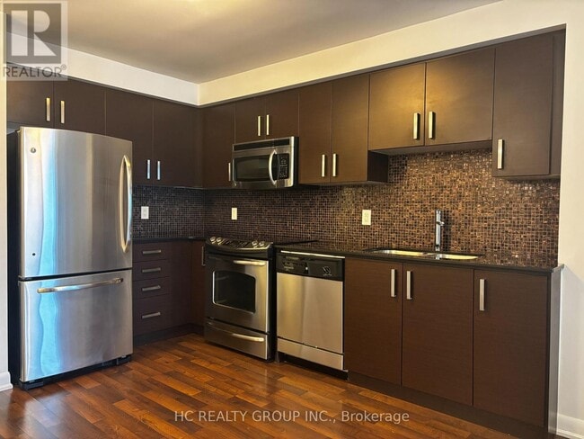 17 Anndale Dr in Toronto, ON - Building Photo - Building Photo