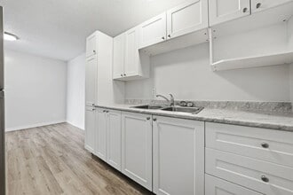 Westwood Apartments in Prince Albert, SK - Building Photo - Building Photo