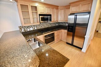 311 E Republican St in Seattle, WA - Building Photo - Building Photo