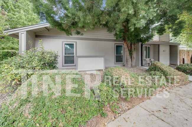 property at 324 Bridge Pl