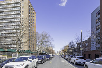 Dennis Lane Apartments in Bronx, NY - Building Photo - Building Photo