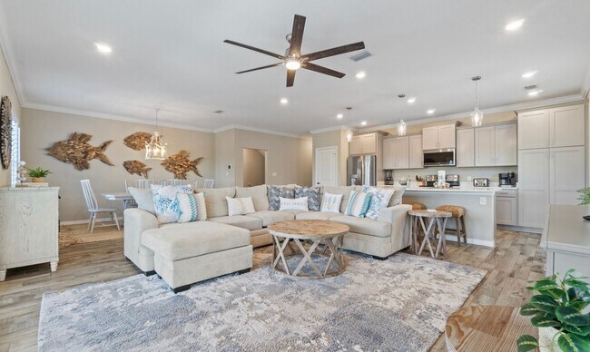 6598 Carlinga Dr in Pensacola, FL - Building Photo - Building Photo