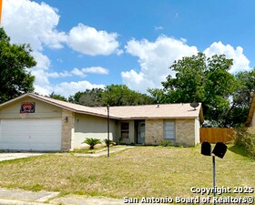 6846 Avila in San Antonio, TX - Building Photo