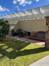 2324 E Commonwealth Ave, Unit 9 in Fullerton, CA - Foto de edificio - Building Photo