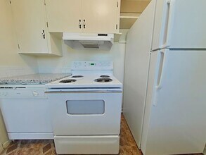 1098 SW 14th Ave in Albany, OR - Building Photo - Building Photo