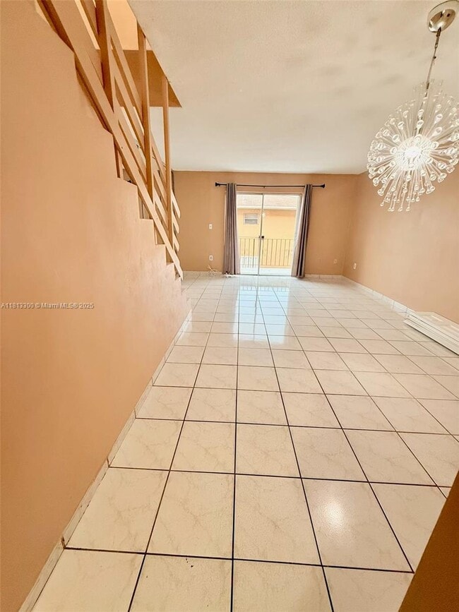 1100 W 35th St in Hialeah, FL - Building Photo - Building Photo