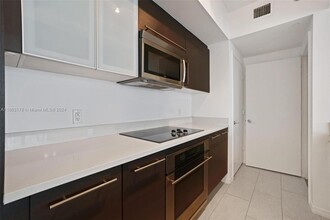 55 SE 6th St, Unit 2 in Miami, FL - Building Photo - Building Photo