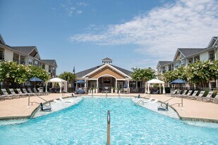 Hawthorne at the Summit in Ooltewah, TN - Building Photo