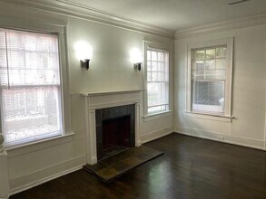 4717 Gaston Ave, Unit 19B in Dallas, TX - Building Photo - Building Photo