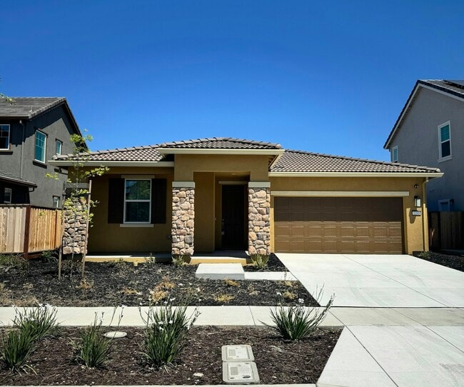 property at 5395 Trimonti Cir
