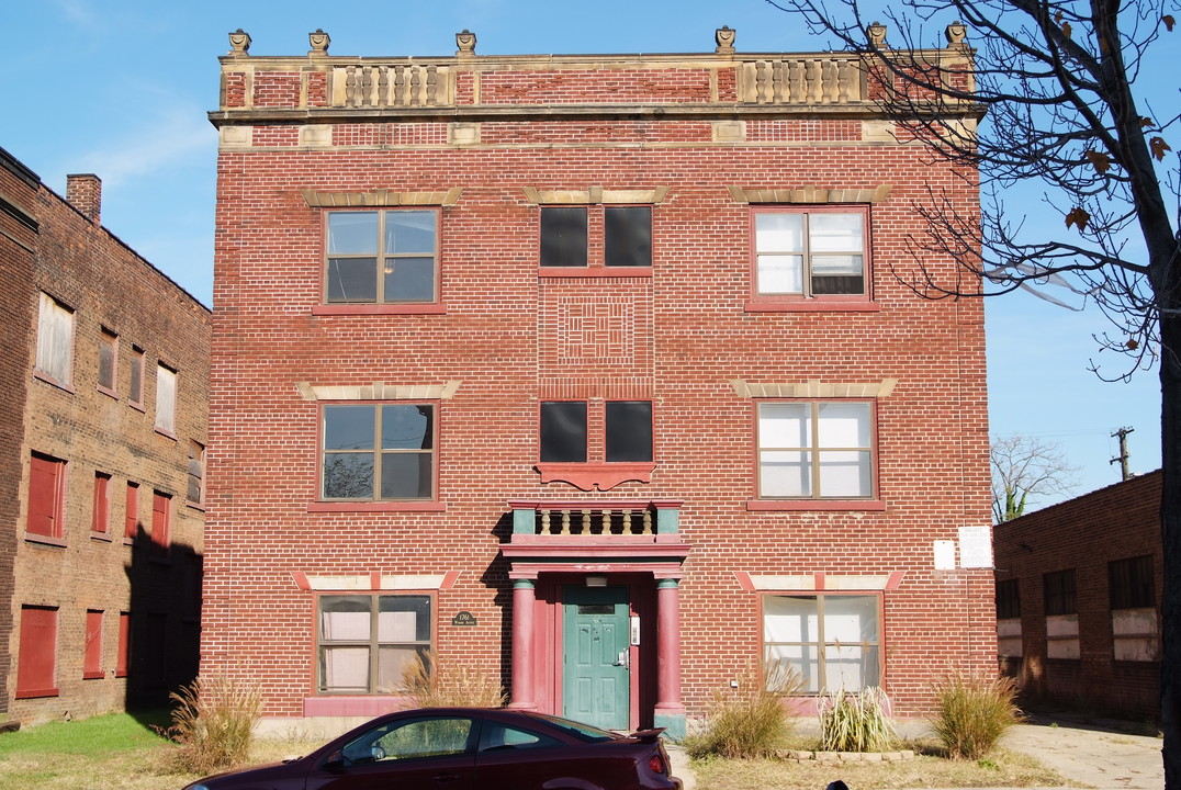 Harmony Gardens in Cleveland, OH - Building Photo