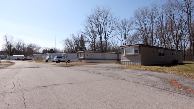 Greenfield Estates Mobile Home Park in Mansfield, OH - Building Photo - Building Photo