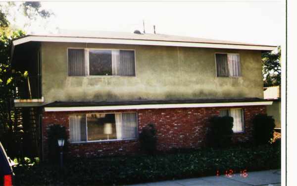 620  W Foothill Blvd in Monrovia, CA - Building Photo