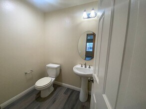25335 MacKenzie Ct in Moreno Valley, CA - Building Photo - Building Photo