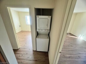 55 Bolton Ct in Franklin Township, NJ - Building Photo - Building Photo