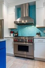 10 McCarron Dr in Hampton, NH - Building Photo - Building Photo