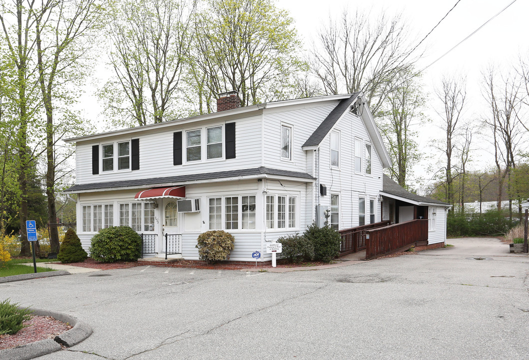 159 Boston Post Rd in East Lyme, CT - Building Photo