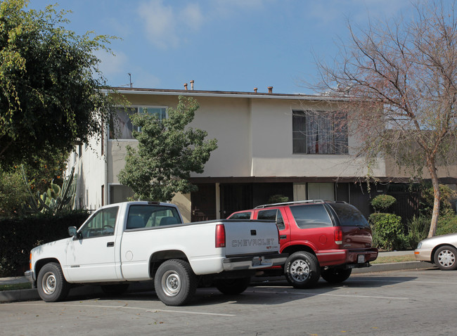 2157 Pine Ave in Long Beach, CA - Building Photo - Building Photo