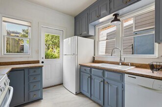 1660 Irving St NW in Washington, DC - Building Photo - Building Photo