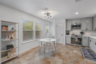 1509 Strickland Dr in Austin, TX - Building Photo - Building Photo