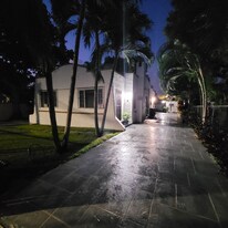 1068 NW 31st St in Miami, FL - Building Photo