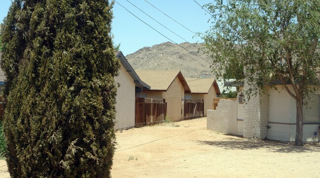 15475 Rancherias Rd in Apple Valley, CA - Building Photo - Building Photo