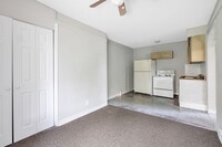 14825 Joy Rd in Detroit, MI - Building Photo - Interior Photo