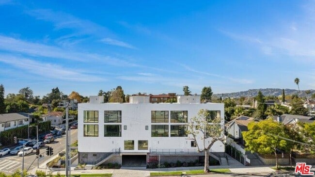 307 N Wilton Pl in Los Angeles, CA - Building Photo - Building Photo