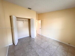 3737 Mil-Lake Cir in Greenacres, FL - Building Photo - Building Photo