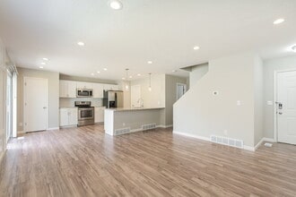 827 Flint St in Layton, UT - Building Photo - Building Photo