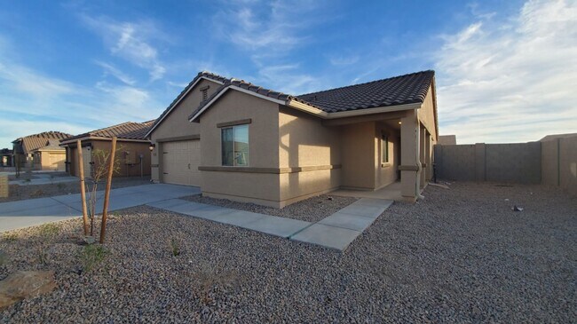1523 E Inouye Dr in Casa Grande, AZ - Building Photo - Building Photo
