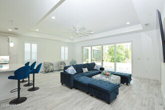 853 Bama Breeze Dr in Daytona Beach, FL - Building Photo - Building Photo