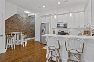 496 E 3rd St, Unit 1 in Boston, MA - Building Photo - Building Photo