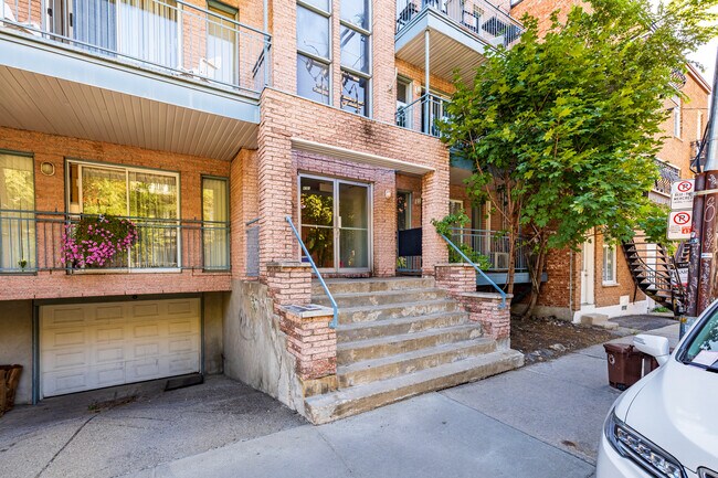 4701 Saint-Dominique Rue in Montréal, QC - Building Photo - Building Photo