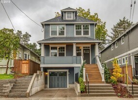 3993 SE 36TH AVE, Unit Unit A in Portland, OR - Building Photo