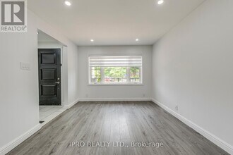 74 Rosemount Dr in Toronto, ON - Building Photo - Building Photo