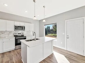 7502 E 36th St N in Wichita, KS - Building Photo - Building Photo