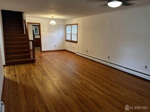 7 Paul St in East Brunswick, NJ - Building Photo - Building Photo