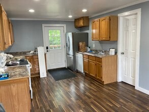 2 Lewis St in Oneonta, NY - Building Photo - Building Photo
