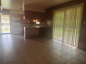 963 Pine Lake Dr in Jackson, MS - Building Photo - Building Photo